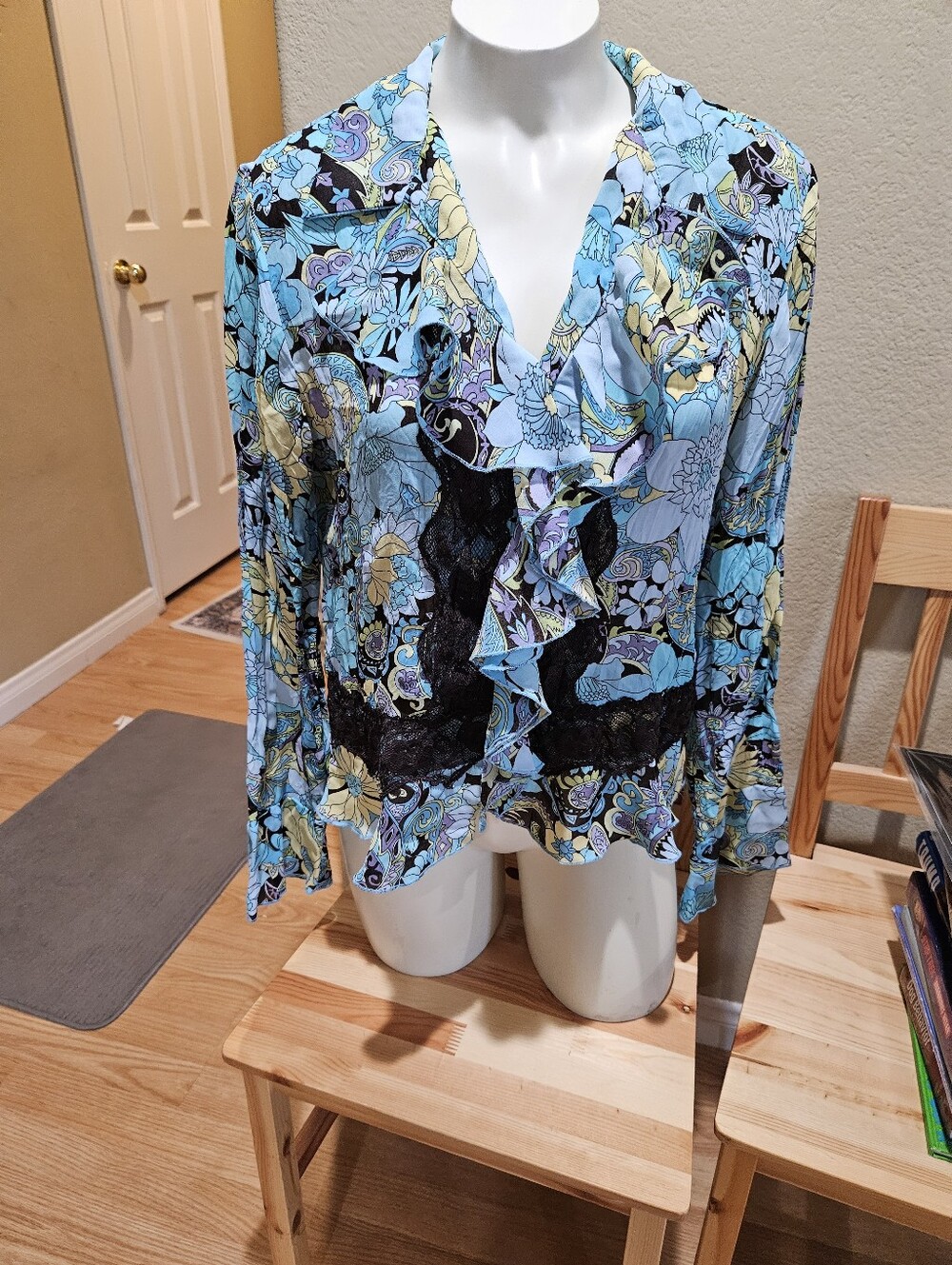Metrostyle Floral Ruffle Front Women's Blouse in Light Blue With Black Lace
